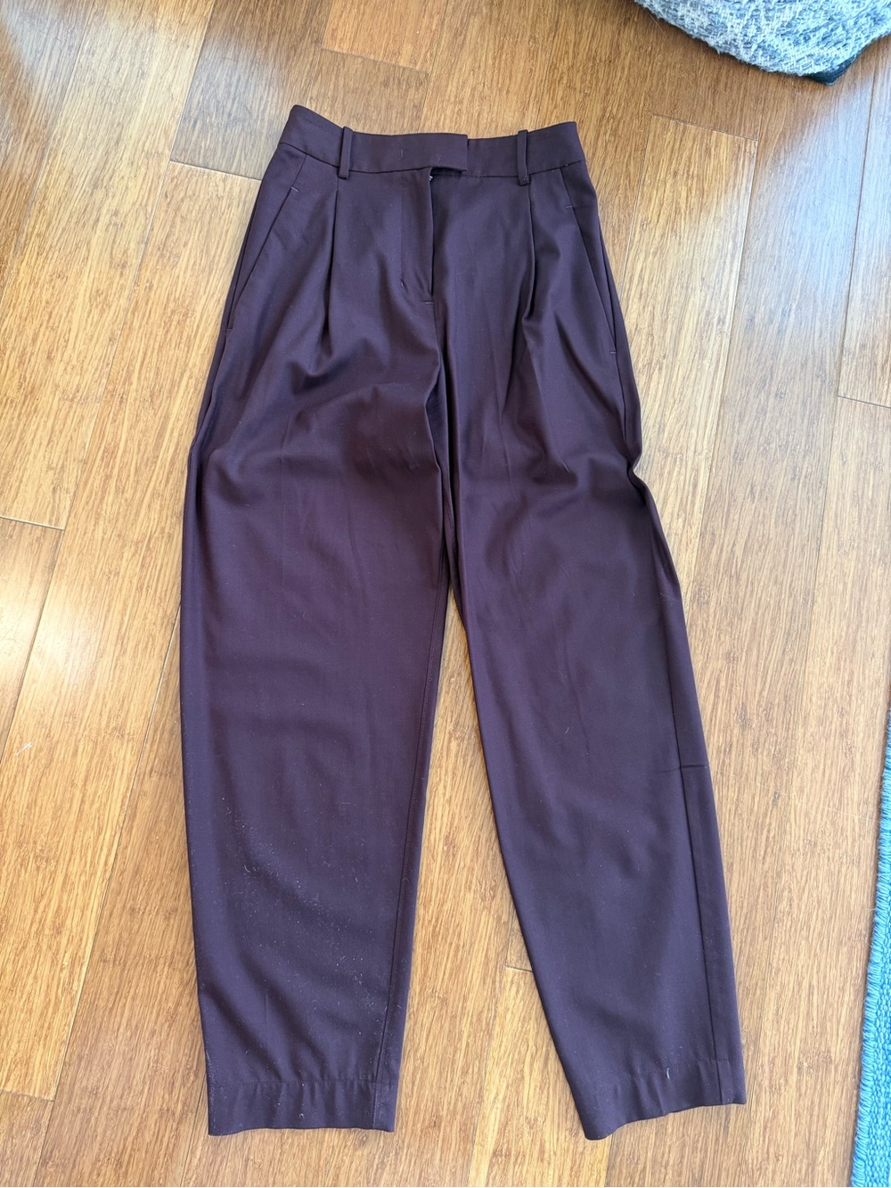 Kit and Ace Women’s  Pleated Wool Dress Pant- Burgundy